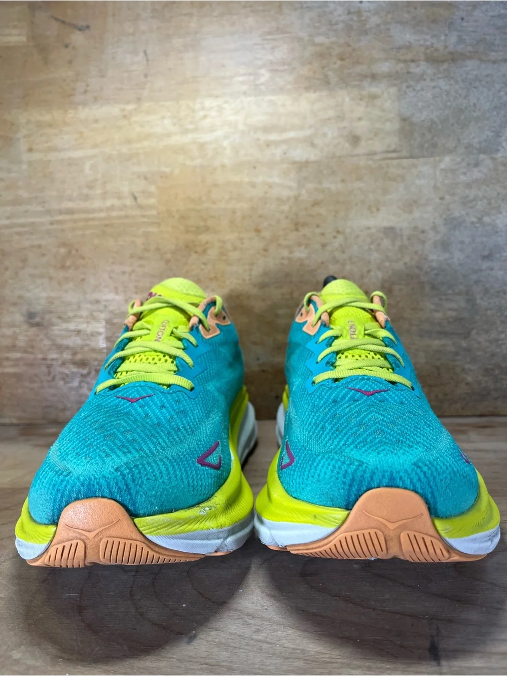 Hoka One One Clifton 9 Mens Size 8 Running Shoes Ceramic Evening Primrose